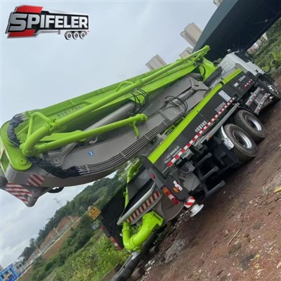 Camión bomba de cemento